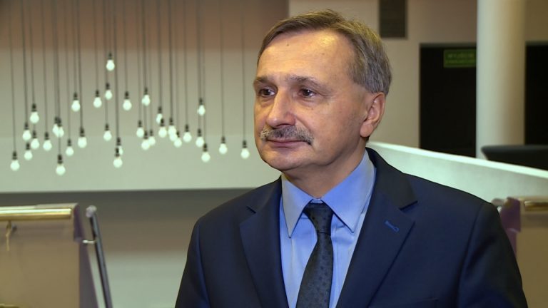 Co trzeci nastolatek padł ofiarą wyzwisk lub był ośmieszany w internecie. Budowanie kultury szacunki w sieci wymaga edukacji i systemowego wsparcia