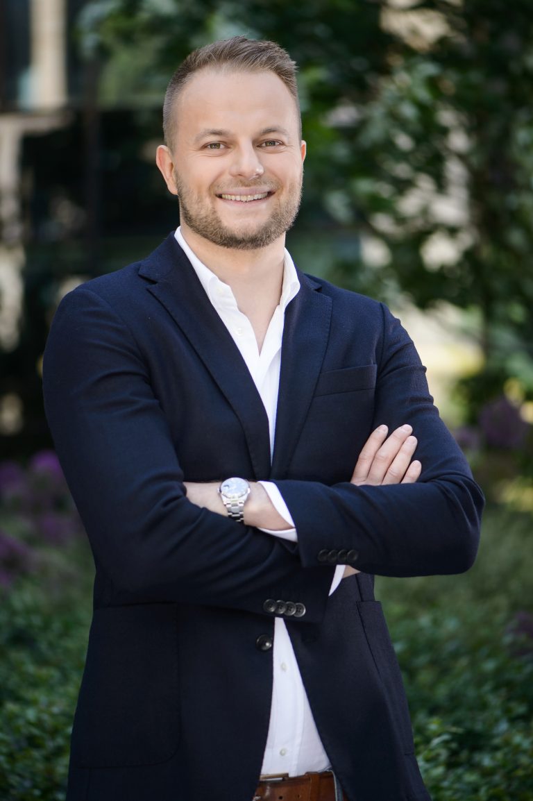 Revolut wprowadza polskie karty, numery kont i obsługę w j. polskim