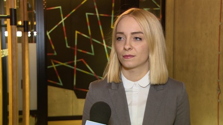 Małe i średnie firmy z szansą na znaczą poprawę płynności finansowej. W odzyskiwaniu nieterminowych płatności pomoże im innowacyjne rozwiązanie
