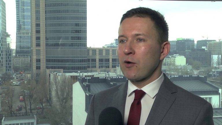 Liczba wolnych miejsc pracy w polskiej gospodarce przekroczyła 100 tys.