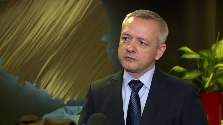 Przyspiesza cyfryzacja polskich szkół. Już w tym roku dwa tysiące placówek zostanie podłączonych do szerokopasmowego internetu