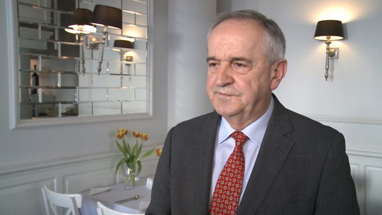 Z branżą sprzedaży bezpośredniej współpracuje już milion osób. Polacy kupują w ten sposób coraz więcej suplementów diety i sprzętu AGD