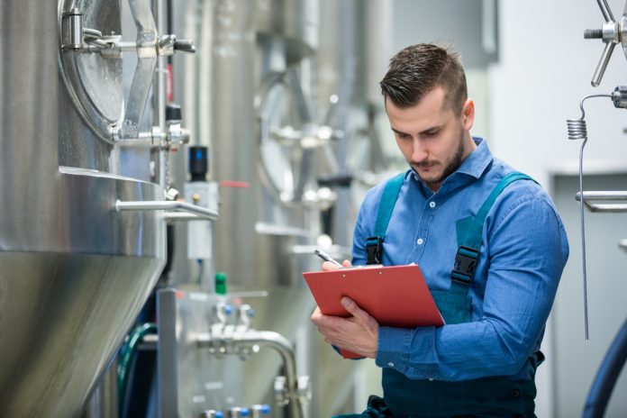 Jakie są zalety pracy na produkcji? praca przemysł fabryka Jakie są zalety pracy na produkcji?