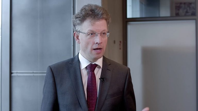 Jak polski rząd powinien wykorzystać rozwiązania dzisiejszej rewolucji technologicznej?