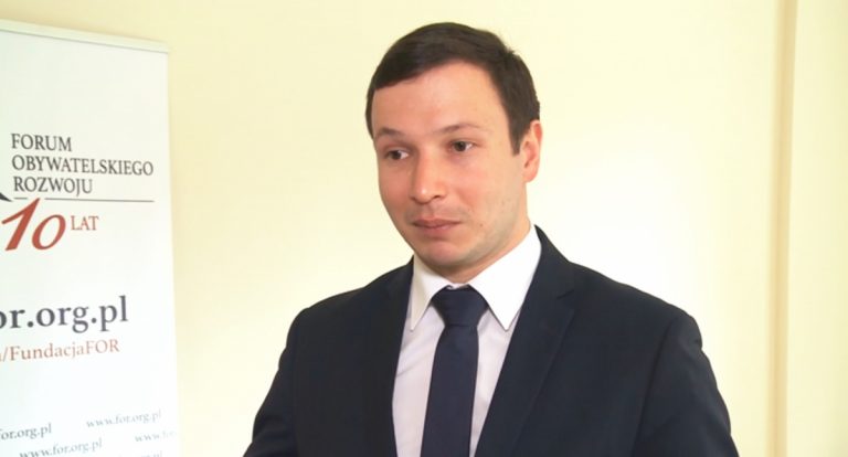 FOR: Przez niższy wiek emerytalny coraz więcej osób będzie otrzymywać minimalne świadczenia. Ratunkiem może być system kapitałowy