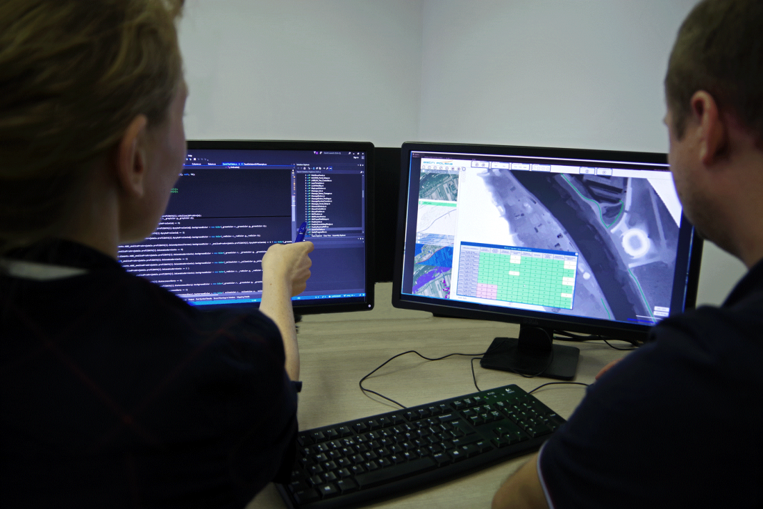 Satelitarne serwisy geoinformacyjne Astri Polska