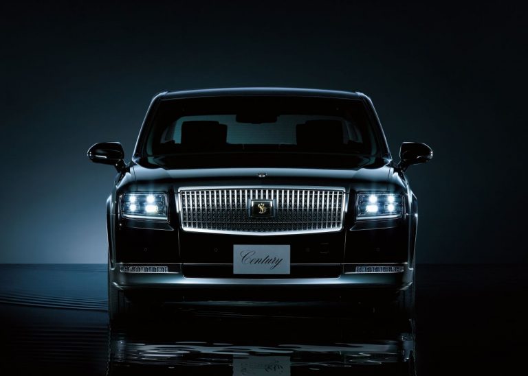 Toyota Century – nowa limuzyna dla monarchów