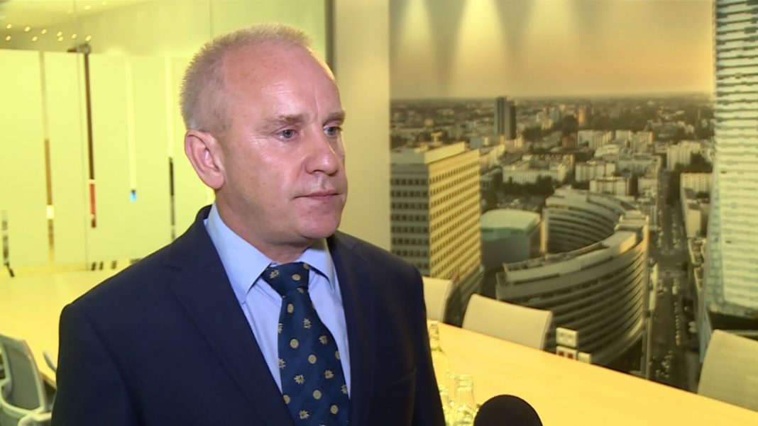 Coraz większe ryzyko salmonelli. W skutecznej walce hodowcom mogą pomóc bakteriofagi