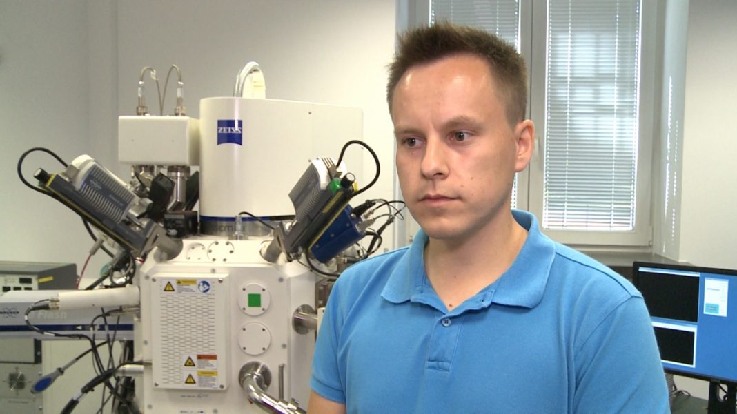 Polscy naukowcy opracowali innowacyjną metodę pozyskiwania pierwiastków ziem rzadkich. Będą wykorzystywane w smartfonach i sektorze kosmicznym