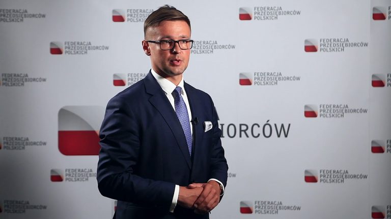 Czy split payment może być stosowany w branży ubezpieczeniowej?