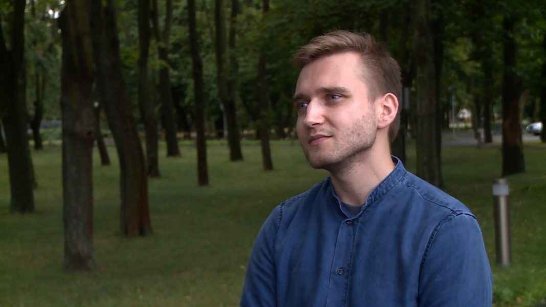 Samodzielnie wydawanie książek daje duże szanse debiutantom. Publikacja własnym sumptem szybko przynosi wymierne korzyści