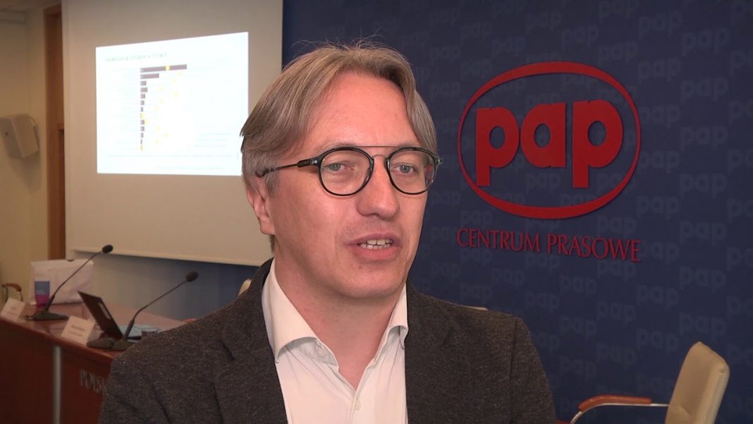 Łukasz Komuda z Fundacji Inicjatyw Społeczno-Ekonomicznych