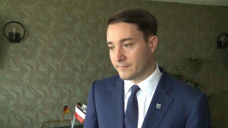 Nowe wydarzenie sezonu na Torze Służewiec. Najlepsze konie walczyły o zwycięstwo w międzynarodowym wyścigu