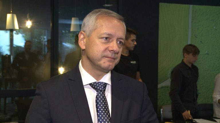Rodzicie nie są świadomi cyberzagrożeń czyhających na dzieci. Odcinanie dzieci od internetu ich nie ochroni
