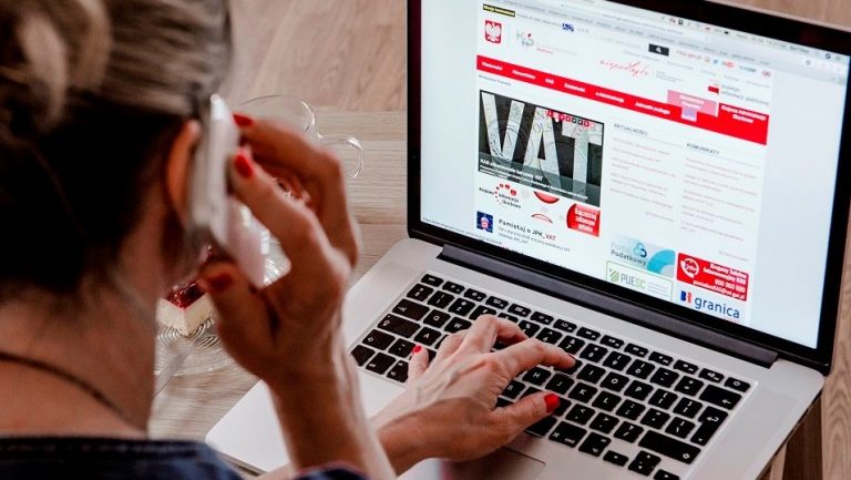 Organ uznał, że firma nie ma prawa do odliczenia VAT od zakupu nieruchomości, bo złożyła mu o tym oświadczenie dzień po zakupie