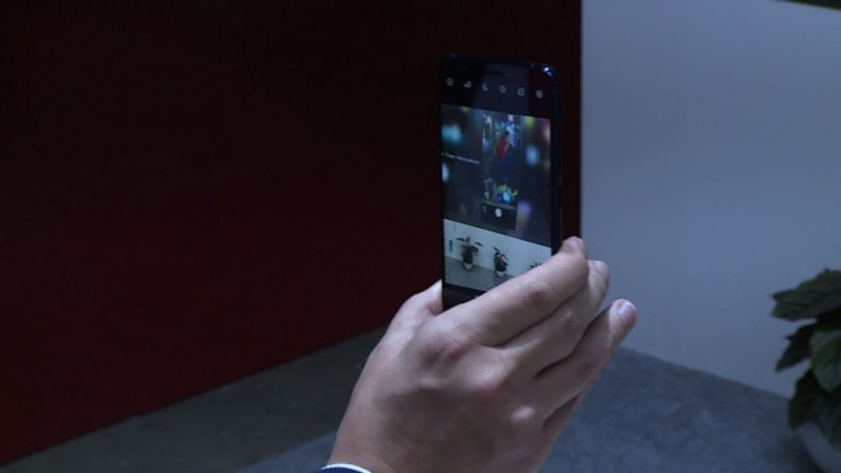 Nowoczesne smartfony to przede wszystkim innowacje w aparatach i ekranach. Sztuczna inteligencja, podwójny obiektyw i tryb HDR to najnowsze trendy