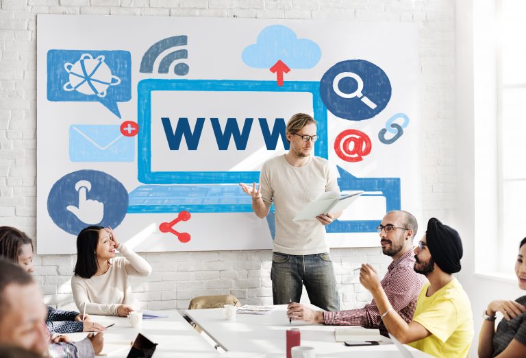 Jak nazwa domeny internetowej pomaga zwiększyć sprzedaż firmom w home.pl?