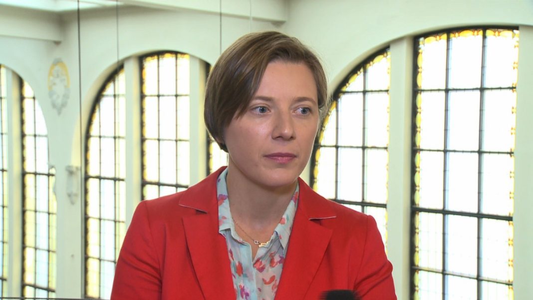 Zbyt częste jedzenie mięsa zwiększa ryzyko zachorowania na niektóre nowotwory i choroby układu krążenia. Eksperci zalecają ograniczenie jego spożycia do 0,5 kg tygodniowo
