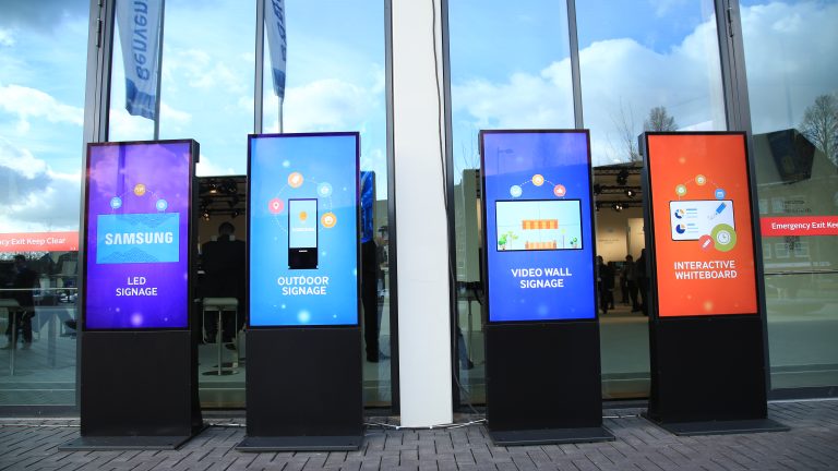 Samsung: Skuteczność digital signage w nowoczesnym biznesie