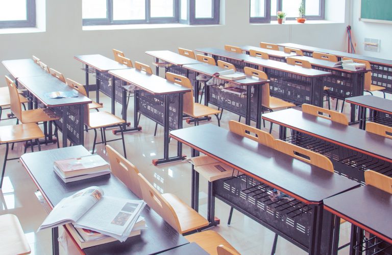 Co dziesiąty student łączący naukę z pracą stracił przez COVID źródło dochodu