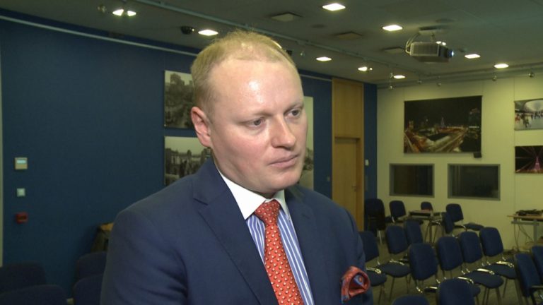 Polscy pacjenci mogą liczyć na implanty nowej generacji. Pozwolą one na badania rezonansu magnetycznego