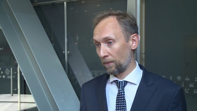Polski Związek Przemysłu Motoryzacyjnego: Nie możemy się opierać wyłącznie na technologii bateryjnej. Kompromisem są hybrydy, a przyszłością paliwa wodorowe