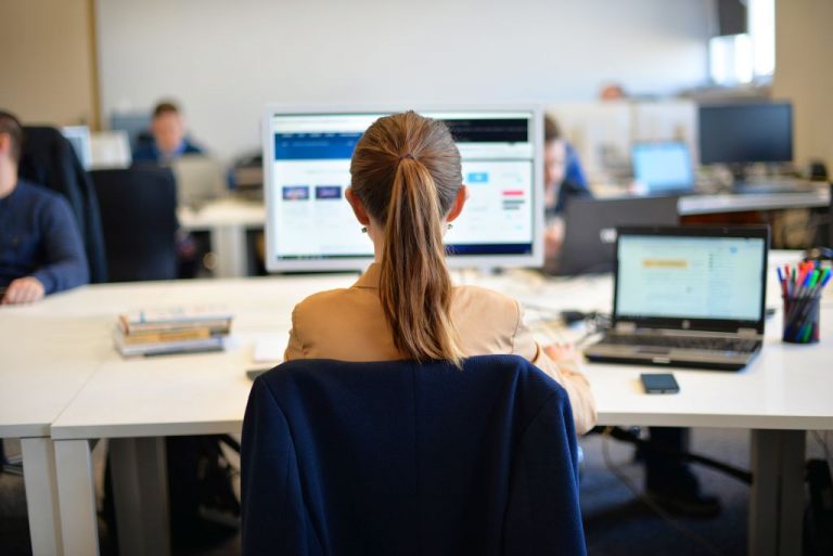 Jak Polacy szukają pracy w 2026 roku? Najczęściej przez portale z ogłoszeniami