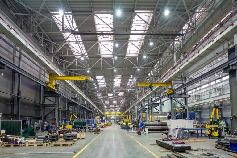 Technologia wsparciem w oszczędnościach w branży produkcyjnej