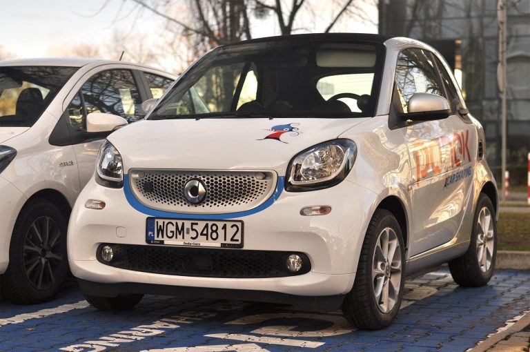 Elektryczne smarty EQ do wynajęcia na minuty w Warszawie