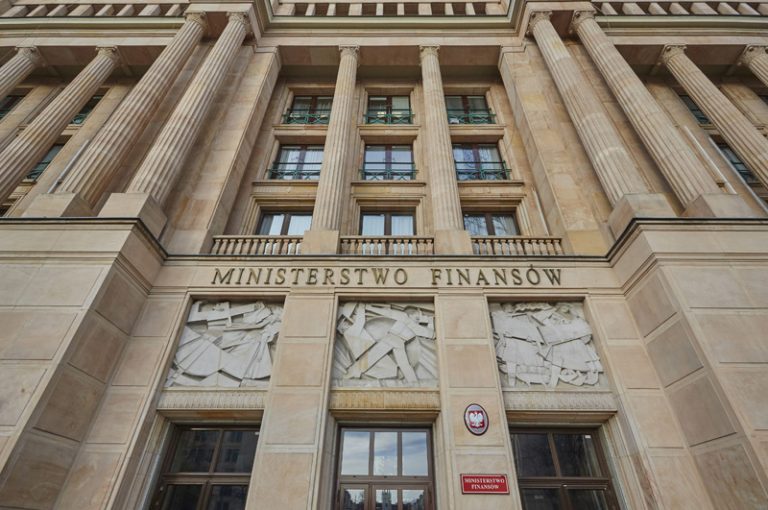 Maleją wpływy z VAT-u. Eksperci: Winna jest obawa przed lockdownem i ograniczanie konsumpcji