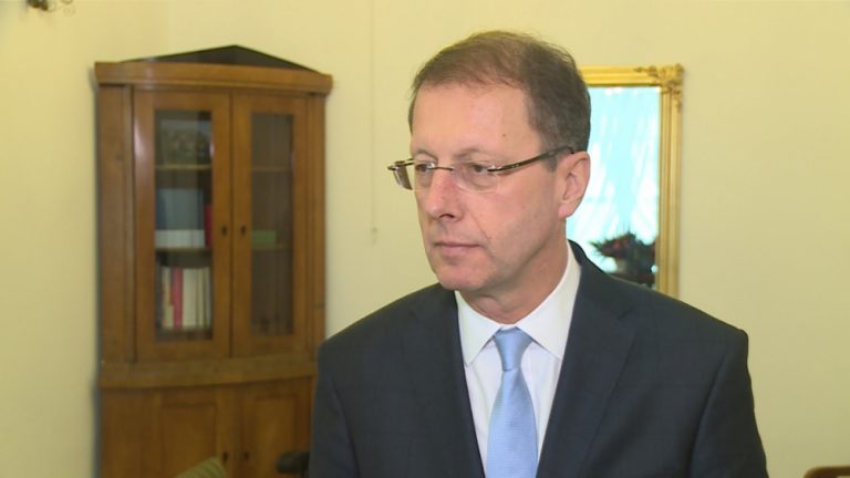 W służbie zdrowia brakuje lekarzy i pielęgniarek. Konieczna inwestycja w ich edukację i poprawić poziom wynagrodzeń