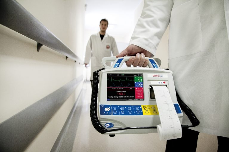 Wykorzystanie drukarki 3D w produkcji detali do defibrylatorów i kardiomonitorów