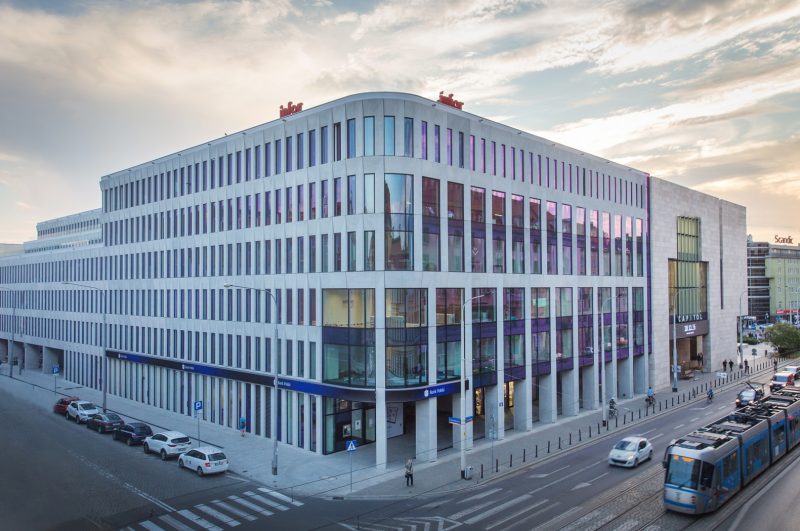 Firma Olympus na otwarcie oddziału OBSE wybrała mieszczący się we Wrocławiu prestiżowy biurowiec Retro Office House