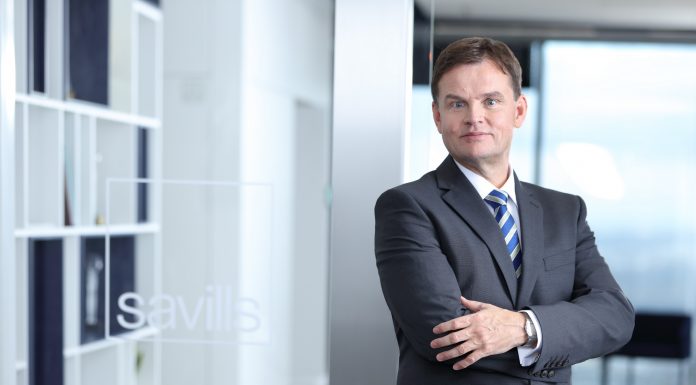 John Palmer, dyrektor zespołu doradztwa inwestycyjnego w sektorze nieruchomości magazynowych i przemysłowych, Savills Polska