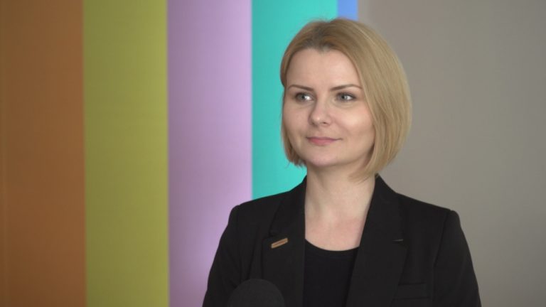 Konsumenci wciąż podpisują umowy, które są dla nich niezrozumiałe. Rzadko proszą o dodatkowe wyjaśnienia