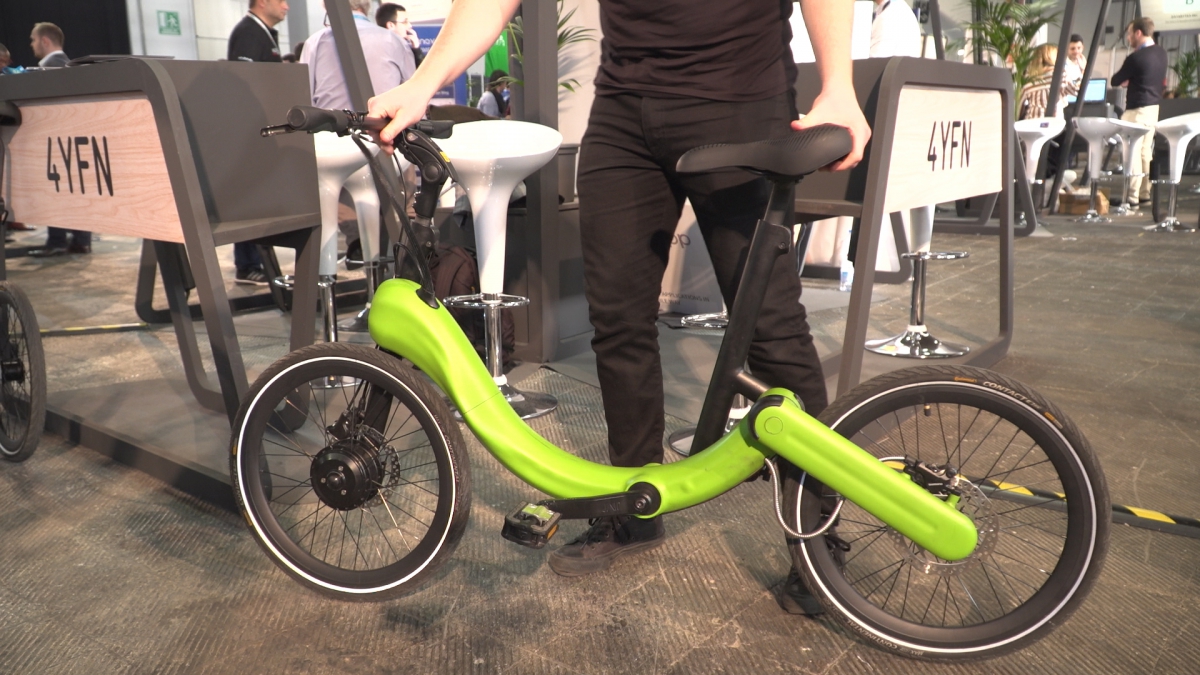 MWC19: Rowery i hulajnogi elektryczne mogą pomóc w odkorkowaniu zatłoczonych miast. Te inteligentne mają funkcję automatycznego składania i systemy kontroli prędkości 2