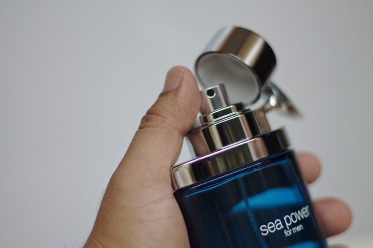 Perfumy w miejscu pracy. Na ile mozemy sobie pozwolic