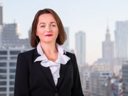 Rowena Everson, dyrektor zarządzająca globalnym centrum usług Standard Chartered w Polsce
