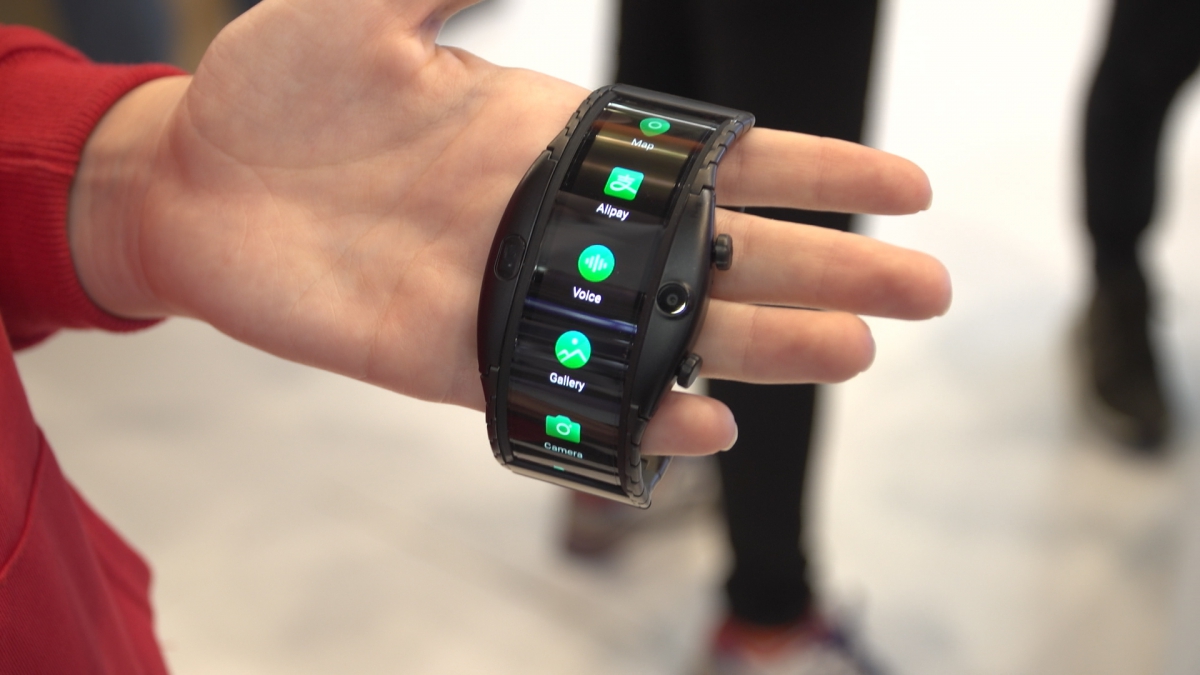 Smartfony w przyszłości mają być noszone na ręku niczym zegarek. Nie będą też korzystać z tradycyjnych kart SIM 1