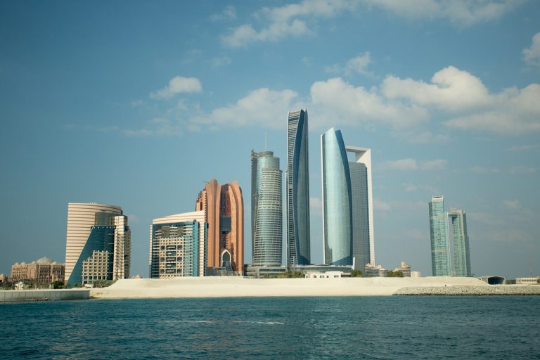 E-administracja według szejków. VMware wirtualizuje usługi publiczne w Abu Dhabi
