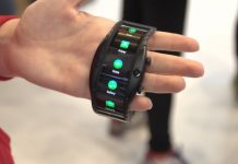 Smartfony w przyszłości mają być noszone na ręku niczym zegarek. Nie będą też korzystać z tradycyjnych kart SIM