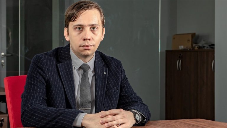 Odmrażanie gospodarki znacznie obniżyło straty PKB