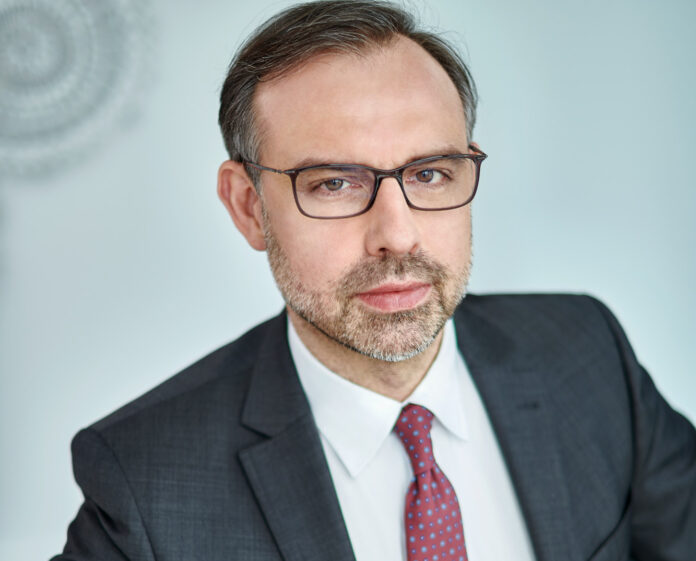 Paweł Sztejter, Dyrektor Działu Rynku Mieszkaniowego, JLL