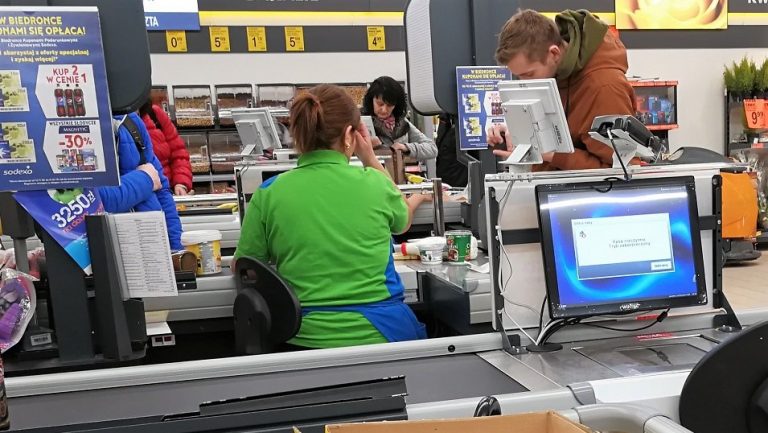 Prawie połowa pracowników branży handlowej chciałaby pracować poza handlem