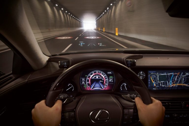 5 trendów technologicznych w branży automotive
