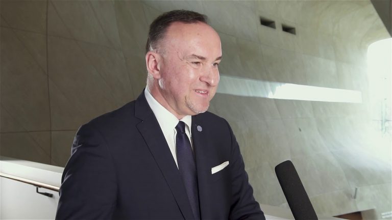 Brexit i Trump wprowadzają niepewność do światowej polityki