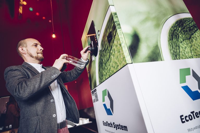 Polskie recyklomaty w Warszawie – wymienisz puste opakowania na benefity