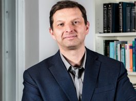 Marek Zuber, ekonomista