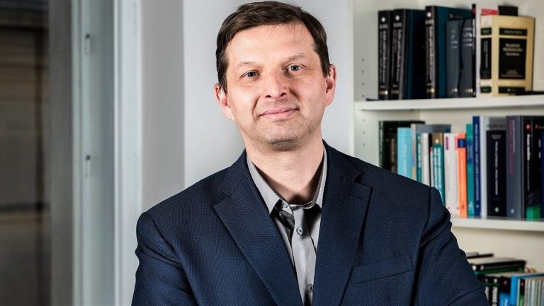 Marek Zuber: Nic nie wskazuje, aby firmy miały masowo wycofywać produkcję z Azji do Europy