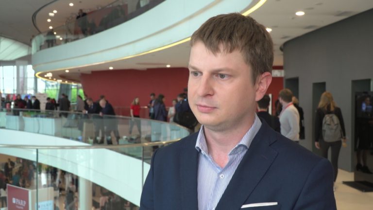 Sztuczna inteligencja pomoże w ocenie zdolności kredytowej. Dzięki analizie nowych danych na kredyt będzie mogło liczyć więcej osób